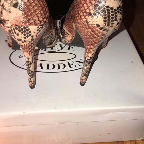 Black and brown heels - Picture 4 of 5